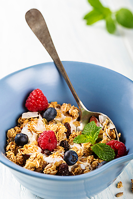 포토 JPG 해외이미지 음식 사람없음 아침식사 시리얼 블루베리 산딸기 요거트 그래놀라 해외포토 과일 유제품 식사 파일형식 이미지허브