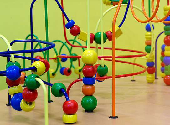 포토 JPG 해외이미지 손 교육 어린이 곡선 장난 모션 놀이 주택 기술 사람 사람없음 목재 학습 컬러풀 장난감 금속 블록 유치원 성장 게임 아기 클래식 연결 구슬 묘사 피라미드 롤러 철사 미로 최초 개발 걸음마 구식 혼란 해외포토 나무 건축물 선 컬러 컨셉 재료 재질 건물 신체부위 랜드마크 파일형식 이미지허브