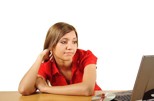 포토 JPG 해외이미지 백인 학생 백그라운드 청소년 탁자 직장 병아리 한명 사람 청년 10대 노트북 컴퓨터 공책 흰색 가운 기다림 지루함 책상 만족 고립 설치 인턴 연습생 견습생 해외포토 서양인 1 옷 감정 컬러 가구 회사 비즈니스 모션 조류 문구용품 성인 전자제품 연습 파일형식 이미지허브