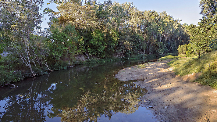 포토 JPG 해외이미지 나무 모래 자연 아침 휴가 안테나 사람없음 야외 물 빛 강 모래사장 태양 환경 흐름 시골 개울 호주 속도 생태계 서식지 내추럴 드론 강조 해외포토 주간 자연요소 식물 바다 컨셉 통신 오세아니아 파일형식 이미지허브