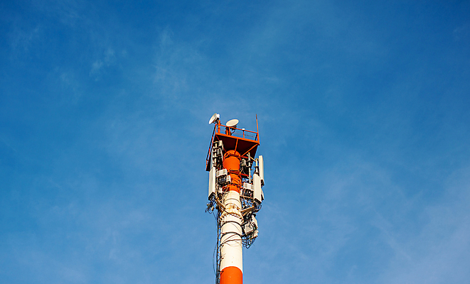 포토 JPG 해외이미지 산업 백그라운드 비즈니스 통신 하늘 커뮤니케이션 모바일 무선통신 안테나 사람없음 야외 빨간색 파란색 스마트폰 우주 탑 금속 디지털 장비 에너지 흰색 도시 전자레인지 위험 봉 철탑 다운로드 보안장치 돛대 송신기 카피스페이스 해외포토 건축물 컬러 컨셉 재질 핸드폰 스마트기기 공백 가전제품 레인지 보안 파일형식 이미지허브