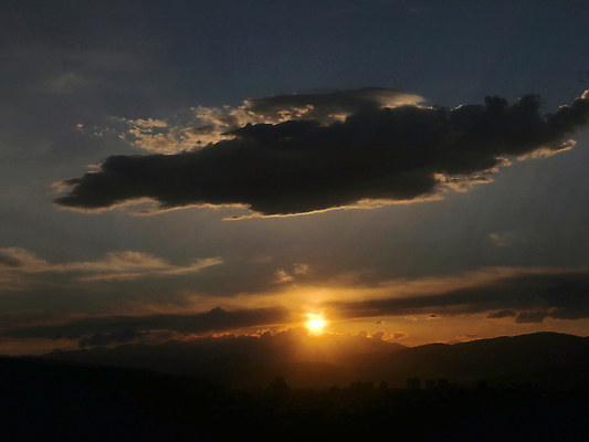 포토 JPG 해외이미지 자연 하늘 아침 사람없음 야외 햇빛 태양 일출 맑음 해외포토 주간 자연요소 날씨 노을 생태계 파일형식 이미지허브