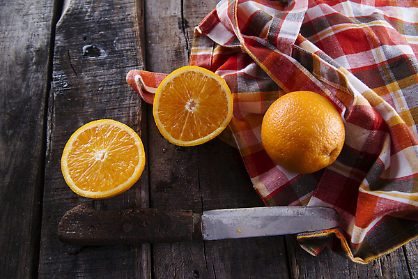 포토 JPG 해외이미지 단면 귤 실내 사람없음 식탁보 나이프 나무배경 해외포토 식기 백그라운드 과일 내부 칼 파일형식 이미지허브