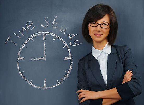 포토 JPG 해외이미지 백인 직업 1 학생 응시 여자 행복 안경 시계 비즈니스 학교 성공 노동자 갈색머리 한명 미소 사람 정장 성인 스터디 유행 교사 칠판 회색 흰색 시간 비즈니스우먼 손목시계 경영자 대학교 예복 교차 카피스페이스 해외포토 서양인 헤어스타일 시선 잡화 옷 교육 감정 컬러 컨셉 장신구 표정 학습 공백 직장인 리더 파일형식 이미지허브