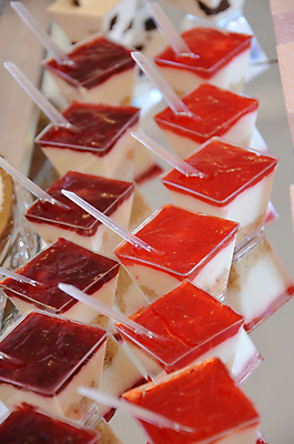 포토 JPG 해외이미지 접시 열매 꽃 음식 분홍색 결혼 디저트 요정 사람없음 장식 컵 얼음 견과류 수확 화려 사발 고급 선택 달콤 플라스틱 설탕 컵케이크 굽기 배열 모음 구식 반투명 잇몸 세련 프로스팅 해외포토 자연요소 식물 식기 컬러 컨셉 농업 신체 재질 이벤트 케이크 사기그릇 맛 구이 제빵 파일형식 이미지허브