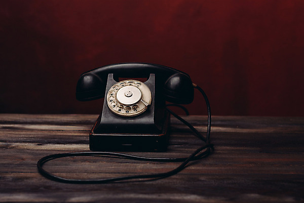 포토 JPG 해외이미지 문화 벽 백그라운드 비즈니스 탁자 주택 형상 대화 사랑 사람 사람없음 건물 목재 스마트폰 사무실 숫자 검은색 장비 골동품 기다림 클래식 연결 전화기 심볼 향수 오브젝트 수화기 싱글 복고 회전 과거 다이얼 구식 방법 옛날 지원 회복 노화 방식 해외포토 나무 문자 건축물 감정 컬러 가구 컨셉 재료 모션 말하기 핸드폰 스마트기기 화장품 파일형식 이미지허브