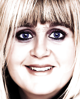 포토 JPG 해외이미지 백인 1 헤어스타일 여자 행복 얼굴 신체 건강 한명 미소 성인 치료 파란색 청춘 뷰티 머리 화장품 흰색 신선 비즈니스우먼 치아 큼 이발 피부 순수 입술 내추럴 돌봄 사춘기 천진난만 카피스페이스 해외포토 서양인 감정 컬러 컨셉 비즈니스 의학 모션 표정 사람 신체부위 공백 직장인 소화기관 크기 파일형식 이미지허브