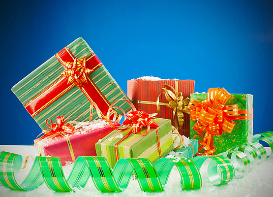 포토 JPG 해외이미지 리본 백그라운드 크리스마스 겨울 휴가 선물 사람없음 장식 초록색 파란색 빛 상자 덮개 축하 오브젝트 포장소품 카피스페이스 해외포토 계절 기념일 컬러 컨셉 포장 공백 뚜껑 포장재료 파일형식 이미지허브