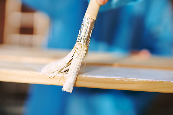 포토 JPG 해외이미지 사람없음 목재 아웃포커스 페인트칠 바르기 페인트붓 목공예 목재가구 셀프 셀프인테리어 해외포토 나무 가구 재료 모션 페인팅 촬영기법 인테리어 붓 공예 파일형식 이미지허브