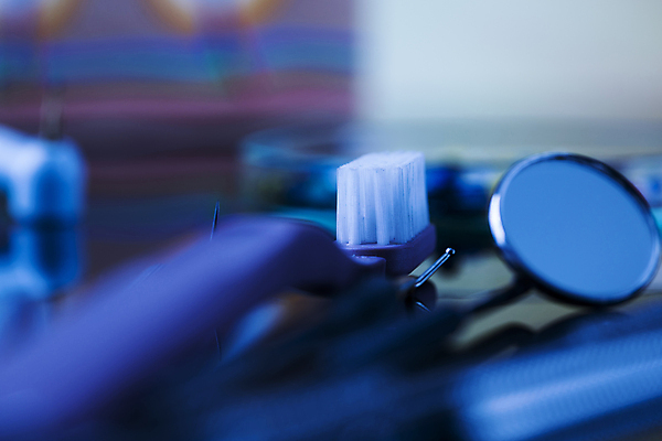 포토 JPG 해외이미지 사람없음 파란색 칫솔 치과용품 구강거울 해외포토 컬러 위생용품 의료용품 파일형식 이미지허브