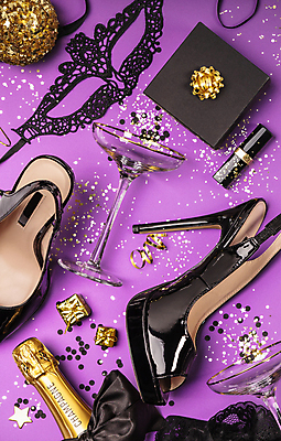 포토 JPG 해외이미지 구두 실내 사람없음 상자 파티 보라색 검은색 립스틱 하이힐 오브젝트 파티용품 샴페인잔 해외포토 컬러 신발 술잔 이벤트 내부 화장품 여성화 이벤트용품 파일형식 이미지허브