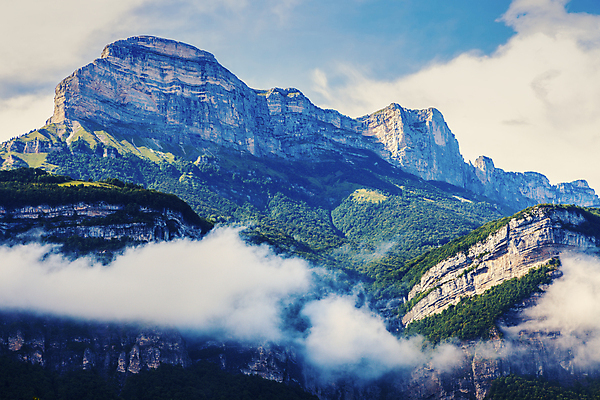 포토 JPG 해외이미지 구름 유럽 여행 건축양식 하늘 파노라마 사람없음 야외 파란색 일몰 프랑스 안개 빛망울 절정 해외포토 자연요소 건축 나라 컬러 날씨 촬영기법 빛 노을 파일형식 이미지허브