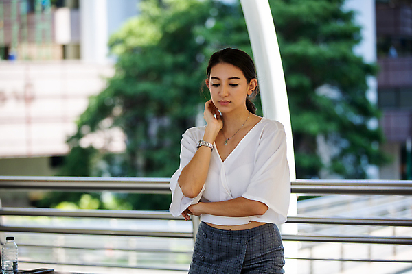 포토 JPG 해외이미지 백인 모델 직업 라이프스타일 응시 여자 행복 중년 포즈 회사 비즈니스 CEO 사업가 성공 노동자 갈색머리 한명 서기 미소 사람 성인 사무실 뷰티 업무 비즈니스우먼 자신감 우아함 스마트 경영자 리더 팔 경영 카피스페이스 해외포토 서양인 1 헤어스타일 시선 감정 컨셉 모션 표정 생활 신체부위 공백 작업 직장인 파일형식 이미지허브