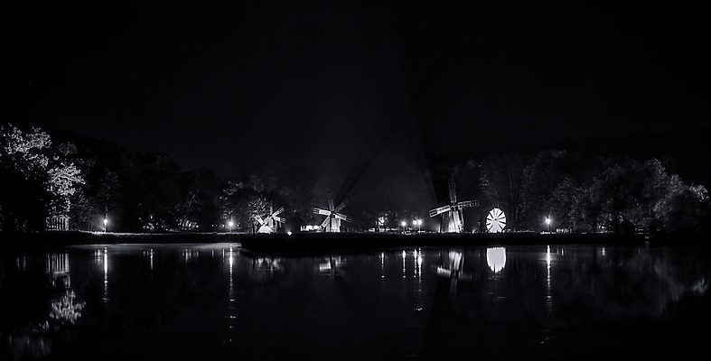 포토 JPG 해외이미지 구름 호수 바다 자연 하늘 전등 파노라마 풍경 사람없음 물 파란색 빛 강 도시풍경 반사 황혼 일몰 달 도시 야간 저녁 스카이라인 해외포토 자연요소 컬러 조명 촬영기법 노을 생태계 파일형식 이미지허브