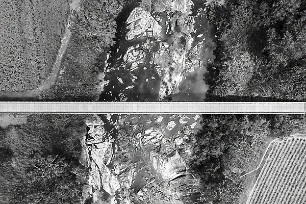 포토 JPG 해외이미지 나무 선 여행 패턴 밭 농업 교통시설 자연 하늘 추상 산 안테나 사람없음 야외 초록색 물 파란색 농작물 강 검은색 흐름 수확 흰색 시골 개울 호주 암초 내추럴 대칭 드론 밭일 직진 콘크리트 사탕수수 내려보기 해외포토 자연요소 식물 산업 컬러 교통 컨셉 무늬 통신 모션 오세아니아 시설 생태계 파일형식 이미지허브