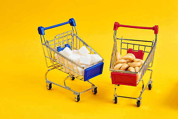 포토 JPG 해외이미지 실내 사람없음 쇼핑카 미니어처 오브젝트 베이글 노란배경 해외포토 빵 백그라운드 내부 쇼핑 노란색 모형 카트 파일형식 이미지허브