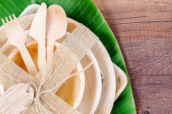 포토 JPG 해외이미지 종이 잎 실내 근접촬영 사람없음 목재 세트 꼬리표 자연보호 나이프 묶기 에코 친환경 에코라이프 노끈 나무숟가락 나뭇잎모양 나무그릇 나무접시 나무포크 친환경제품 제로웨이스트 나무배경 해외포토 모양 나무 식물 라이프스타일 그릇 식기 접시 줄 뷰포인트 백그라운드 포크 재료 모션 자연 나뭇잎 내부 라벨 환경 숟가락 그린캠페인 칼 보호 사회이슈 파일형식 이미지허브