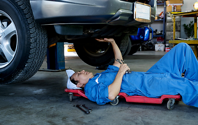 포토 JPG 해외이미지 직업 남자 산업 유니폼 비즈니스 교통시설 자동차 노동자 기술 한명 동양인 기계 장비 공구 업무 센터 작업실 기술자 엔지니어 수리 종업원 서비스 경영자 고정 정비공 기어 공학 유지 자동 조작 차고 해외포토 1 옷 교육 육상교통 교통 사람 인종 도구 작업 시설 리더 파일형식 이미지허브