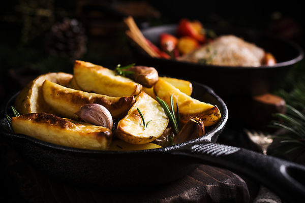 포토 JPG 해외이미지 나무 전통 접시 계절 문화 음식 크리스마스 가족 탁자 조류 휴가 주택 감자 기념 육류 돼지고기 스테이크 요리 이벤트 사람없음 목재 장식 파티 축제 식사 저녁식사 흰색 축하 고명 신용카드 오븐 굽기 잔치 레시피 설정 특별함 핸드메이드 해외포토 식물 동물 식기 기념일 컬러 가구 컨셉 채소 식재료 재료 관계 서양음식 건물 금융 가전제품 구이 파일형식 이미지허브