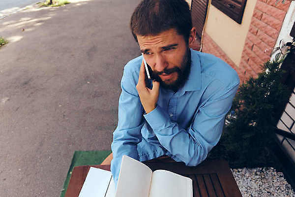 포토 JPG 해외이미지 백인 1 라이프스타일 남자 커피 음료 인터넷 비즈니스 통신 탁자 넥타이 모바일 노동자 실내 한명 미소 사람 앉기 인종 정장 성인 컵 물 노트북 스마트폰 컴퓨터 사무실 뷰티 알약 갈색 상점 디지털 카페 마시기 도시 비즈니스맨 무선전화기 스마트 장면 단절 해외포토 자연요소 서양인 직업 식기 잡화 옷 컬러 가구 컨셉 모션 표정 내부 생활 전자제품 핸드폰 스마트기기 약 직장인 전화기 파일형식 이미지허브