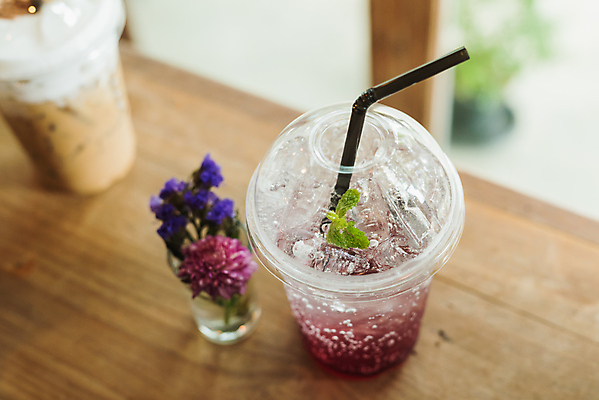 포토 JPG 해외이미지 라이프스타일 계절 문화 음료 음식 백그라운드 잎 과일 재료 유리 탁자 딸기 휴식 건강 사람없음 컵 빨간색 초록색 물 파티 상점 식당 얼음 침묵 주스 이탈리아 카페 젖음 추위 흰색 신선 조끼 칵테일 바 액체 달콤 시원함 레몬 민트 라임 밀짚 소다 토닉 해외포토 자연요소 식물 식기 유럽 컬러 가구 컨셉 재질 주류 이벤트 생활 소리 외투 맛 짚 허브 파일형식 이미지허브