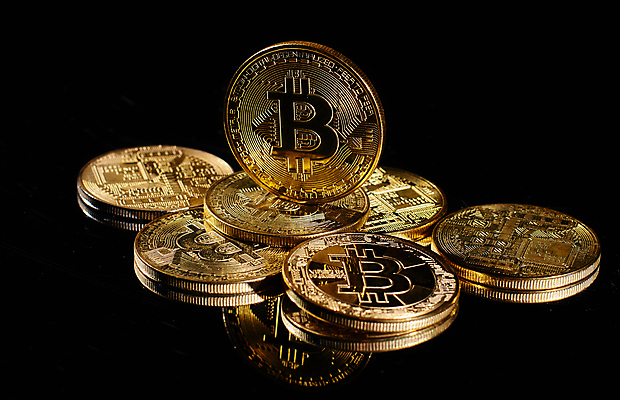 포토 JPG 해외이미지 컨셉 돈 인터넷 사람없음 금융 글로벌 노란색 디지털 동전 검은색 자료 어둠 성장 가을 황금 고급 암호 정상 강의 발굴 심볼 리더 투자 상승 전자 가치 고립 가상 해외포토 계절 컬러 비즈니스 경제 재산 파일형식 이미지허브