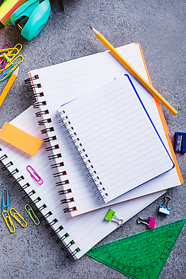 포토 JPG 해외이미지 학생 디자인 교육 종이 음료 어린이 음식 빵 백그라운드 컨셉 과일 장신구 학교 문구용품 사람없음 책 학습 컬러풀 사무실 연필 펜 공책 식사 유치원 샐러드 장비 흰색 도구 신선 아침식사 사과 상추 먹기 오브젝트 신학기 지우개 햄 점심식사 단절 공급 카피스페이스 국경 해외포토 컬러 채소 비즈니스 모션 학용품 육류 사람 필기구 공백 파일형식 이미지허브