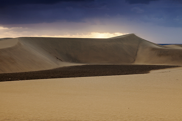 포토 JPG 해외이미지 모래 바다 여행 하늘 풍경 사람없음 야외 일출 사막 스페인 모래언덕 타운 대서양 해외포토 유럽 노을 도시 언덕 파일형식 이미지허브