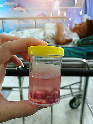 포토 JPG 해외이미지 백인 손 얼굴 어린이 가족 베개 휴식 주택 건강 병원 사람 소년 사람없음 약 침실 고통 육아 추위 환자 침대 잠 열 바이러스 질병 온도계 담요 코 온도 거짓말 돌봄 인플루엔자 해로움 해외포토 서양인 남자 감정 가구 컨셉 의학 관계 침구 모션 건물 신체부위 파일형식 이미지허브