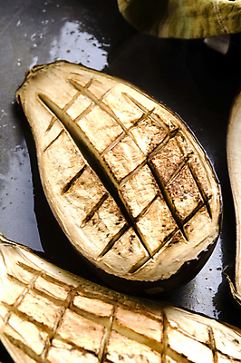 포토 JPG 해외이미지 접시 음식 조각 다이어트 채소 가지 파슬리 마늘 사람없음 세로 이탈리아 튀김 신선 그릴 냄비 바비큐 굽기 슬라이스 연료 구성 해외포토 식기 유럽 주방용품 건강 솥 구이 파일형식 이미지허브