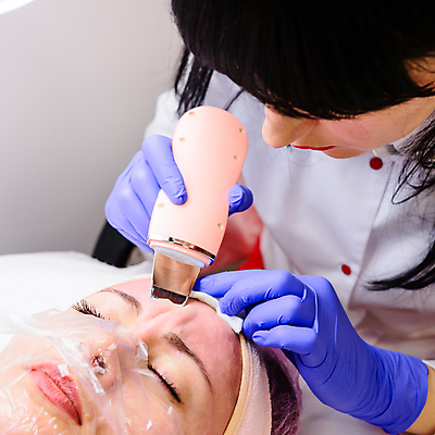 포토 JPG 해외이미지 모자 라이프스타일 여자 얼굴 장갑 신체 건강 병원 두명 치료 뷰티 약 상점 화장품 장비 기구 신선 미용사 하락 청소 피부관리 테라피 여드름 삭제 돌봄 해외포토 직업 잡화 컨셉 의학 모션 사람 생활 신체부위 파일형식 이미지허브