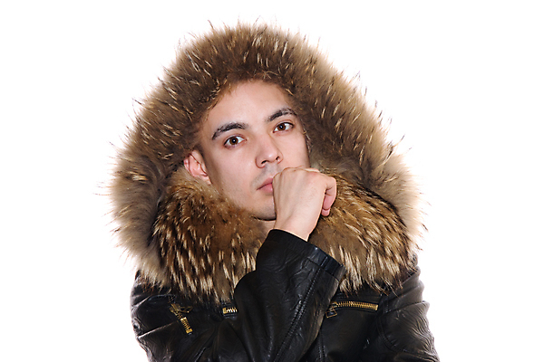 포토 JPG 해외이미지 백인 1 헤어스타일 응시 남자 얼굴 털 한명 사람 성인 검은색 재킷 고립 해외포토 서양인 시선 컬러 신체부위 외투 파일형식 이미지허브