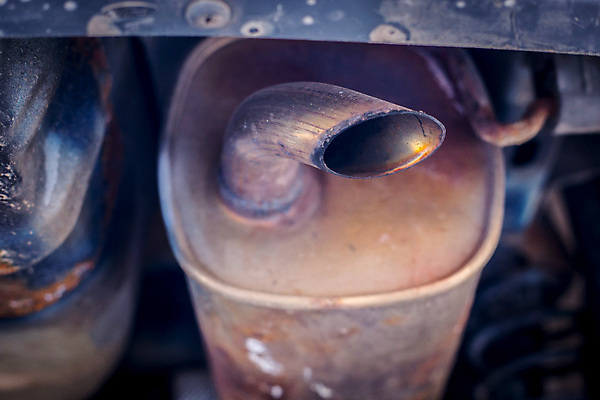 포토 JPG 해외이미지 상징 컨셉 자동차 사람없음 환경 기계 작업실 오염 수리 철 버리기 부식 에코 가스 짐차 엔진 옛날 이산화탄소 해외포토 육상교통 모션 파일형식 이미지허브