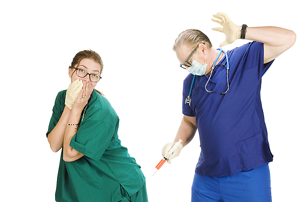 포토 JPG 해외이미지 백인 여자 남자 백그라운드 청진기 주사기 두명 초록색 파란색 간호사 의사 흰색 도움 씻기 간호 고립 해외포토 서양인 컬러 컨셉 의료기기 사람 청결 의료진 파일형식 이미지허브