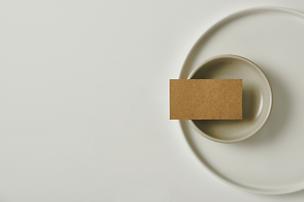 포토 JPG 스튜디오촬영 그릇 접시 명함 프레임 실내 사람없음 하이앵글 공백 오브젝트 흰배경 디자인소스 목업 카피스페이스 편집소스 국내포토 식기 뷰포인트 백그라운드 내부 흰색 파일형식