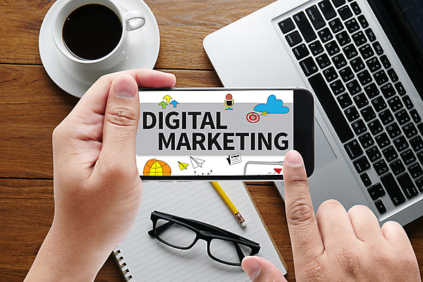 포토 JPG 해외이미지 인터넷 비즈니스 사람없음 단어 컴퓨터 사무실 디지털 스크린 업무 작업 비즈니스맨 네트워크 바이러스 연결 무선전화기 분석 검색 상업 온라인 마케팅 블로그 소셜 네트워킹 브랜딩 해외포토 문자 남자 컨셉 전자제품 직장인 전화기 파일형식 이미지허브