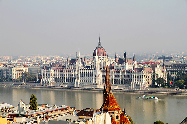 포토 JPG 해외이미지 유럽 여행 건축양식 날씨 주택 파노라마 풍경 사람없음 건물 물 강 도시풍경 햇빛 성당 안개 도시 오염 역사 강가 타운 스카이라인 헝가리 나쁜 공화국 다뉴브강 부다페스트 스모그 옛날 전국 정부 정치 해외포토 자연요소 건축물 건축 나라 종교건축 촬영기법 태양 동유럽 파일형식 이미지허브
