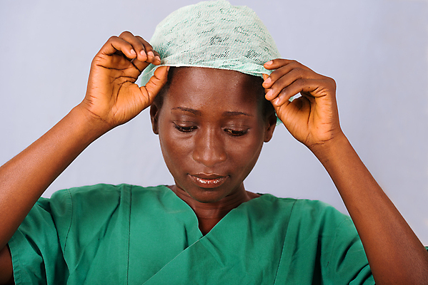 포토 JPG 해외이미지 직업 모자 여자 유니폼 노동자 직장 건강 병원 관리 한명 사람 치료 초록색 약 의사 자신감 실험실 연습 외과 돌봄 해외포토 1 잡화 옷 감정 컬러 회사 의학 모션 실험 의료진 파일형식 이미지허브