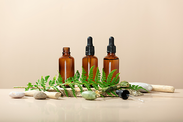 포토 JPG 해외이미지 잎 실내 사람없음 뷰티 세개 오브젝트 공병 앰플 갈색배경 해외포토 식물 백그라운드 3 내부 갈색 병_담는 파일형식 이미지허브