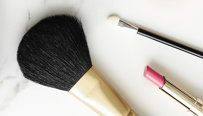 포토 JPG 해외이미지 사람없음 하이앵글 뷰티 화장품 립스틱 화려 고급 오브젝트 흰배경 메이크업브러쉬 플랫레이 해외포토 아이섀도브러쉬 뷰포인트 백그라운드 컨셉 흰색 붓 플랫 파일형식 이미지허브