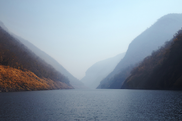 포토 JPG 해외이미지 계절 공원 실루엣 호수 여행 백그라운드 자연 벽지 하늘 아침 산 파노라마 풍경 사람없음 야외 물 여름 강 반사 평화 계곡 맑음 침묵 하이킹 수확 안개 시골 연못 숲 언덕 복고 장면 내추럴 전국 해외포토 주간 자연요소 공공시설 컨셉 농업 레저 날씨 촬영기법 소리 생태계 파일형식 이미지허브