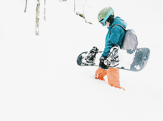 포토 JPG 해외이미지 나무 백인 1 라이프스타일 응시 계절 여자 안경 스포츠 겨울 한명 사람 성인 야외 걷기 장비 잡기 보호 숲 헬멧 라이더 제설기 폭설 해외포토 서양인 식물 시선 잡화 컨셉 모션 눈_날씨 생활 보호장비 자연재해 제설 파일형식 이미지허브