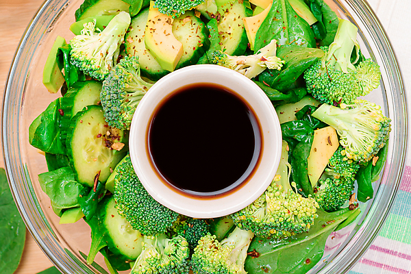 포토 JPG 해외이미지 그릇 사람없음 초록색 하이앵글 샐러드 신선 브로콜리 시금치 아보카도 건강식 그린푸드 비건음식 해외포토 식기 음식 뷰포인트 컬러 채소 과일 파일형식 비건 이미지허브