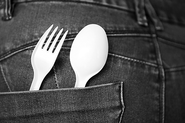 포토 JPG 해외이미지 전통 식기 옷 길 백그라운드 포크 컨셉 바지 패스트푸드 사람없음 경제 파란색 숟가락 재활용 식탁보 흰색 공구 청바지 직물 면 떨어짐 주머니 일회용 티스푼 플라스틱 자르기 에코 점심식사 고립 생태학 해외포토 교육 컬러 모션 재질 하의 수저 환경 식사 도구 인스턴트 친환경 파일형식 이미지허브