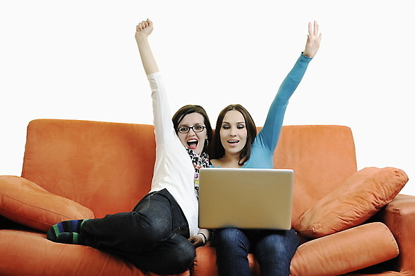 포토 JPG 해외이미지 손 응시 여자 교육 행복 안경 백그라운드 인터넷 비즈니스 바닥 주택 실내 미소 사람 앉기 성인 두명 노트북 컴퓨터 소파 뷰티 검은색 공책 흰색 업무 작업 서핑 그룹 무선전화기 해결 내추럴 지원 헬프 해외포토 시선 잡화 감정 컬러 의자 모션 문구용품 표정 내부 건물 신체부위 전자제품 수상스포츠 도움 전화기 파일형식 이미지허브