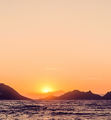 포토 JPG 해외이미지 유럽 바다 섬 자연 하늘 파노라마 사람없음 야외 일출 크루즈 지중해 해외포토 나라 배_교통 촬영기법 노을 생태계 파일형식 이미지허브