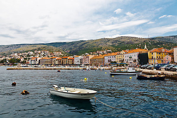 포토 JPG 해외이미지 구름 바다 여행 요트 하늘 지붕 휴가 산 주택 항해 파노라마 풍경 사람없음 건물 물 여름 파란색 도시풍경 뷰티 마을 항구 도시 만 보트 지중해 타일 언덕 포트 타운 크로아티아 닻 두더지 해외포토 자연요소 건축물 계절 유럽 컬러 배_교통 교통시설 촬영기법 파일형식 이미지허브