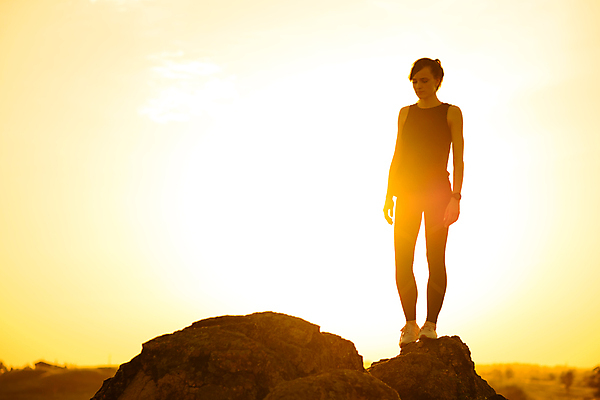 포토 JPG 해외이미지 1 라이프스타일 손 응시 여자 실루엣 스포츠 포즈 신체 요가 자연 하늘 불꽃 휴식 산 운동선수 건강 파노라마 한명 서기 사람 성인 야외 여름 운동 햇빛 태양 뷰티 노란색 일몰 뜨거움 유연 명상 돌봄 카피스페이스 해외포토 자연요소 웰빙 시선 계절 컬러 컨셉 모션 불 촬영기법 생활 신체부위 노을 공백 생태계 파일형식 이미지허브