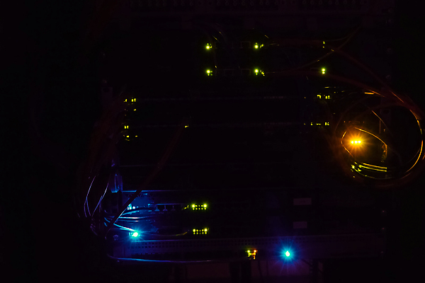 포토 JPG 해외이미지 선 과학 인터넷 통신 기술 사람없음 전자제품 컴퓨터 장비 흐름 전선 업무 네트워크 개울 조직 센터 암호 연결 USB 발굴 사이버 레이아웃 보안 상업 철사 시스템 본체 해결 혁명 대본 서버 프로그래머 프로그래밍 가상 주도 해외포토 직업 컨셉 안전 강 예절 작업 개발 파일형식 이미지허브