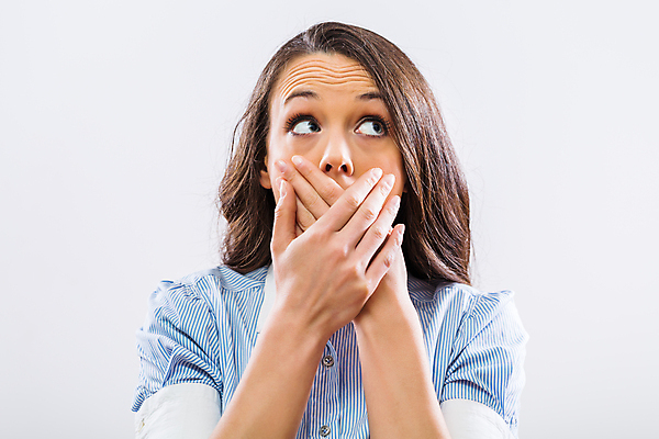 포토 JPG 해외이미지 스튜디오촬영 백인 여자 컨셉 비즈니스 통신 회색배경 실내 표정 한명 손짓 성인 가로 침묵 놀람 올려보기 비즈니스우먼 입 전문직 신비 무서움 비밀 귓속말 종업원 미녀 경영자 충격 사생활 혼란 성인여자만 카피스페이스 해외포토 서양인 직업 1 감정 백그라운드 모션 사람 내부 신체부위 소리 공백 회색 직장인 미인 리더 여자만 성인만 파일형식 이미지허브